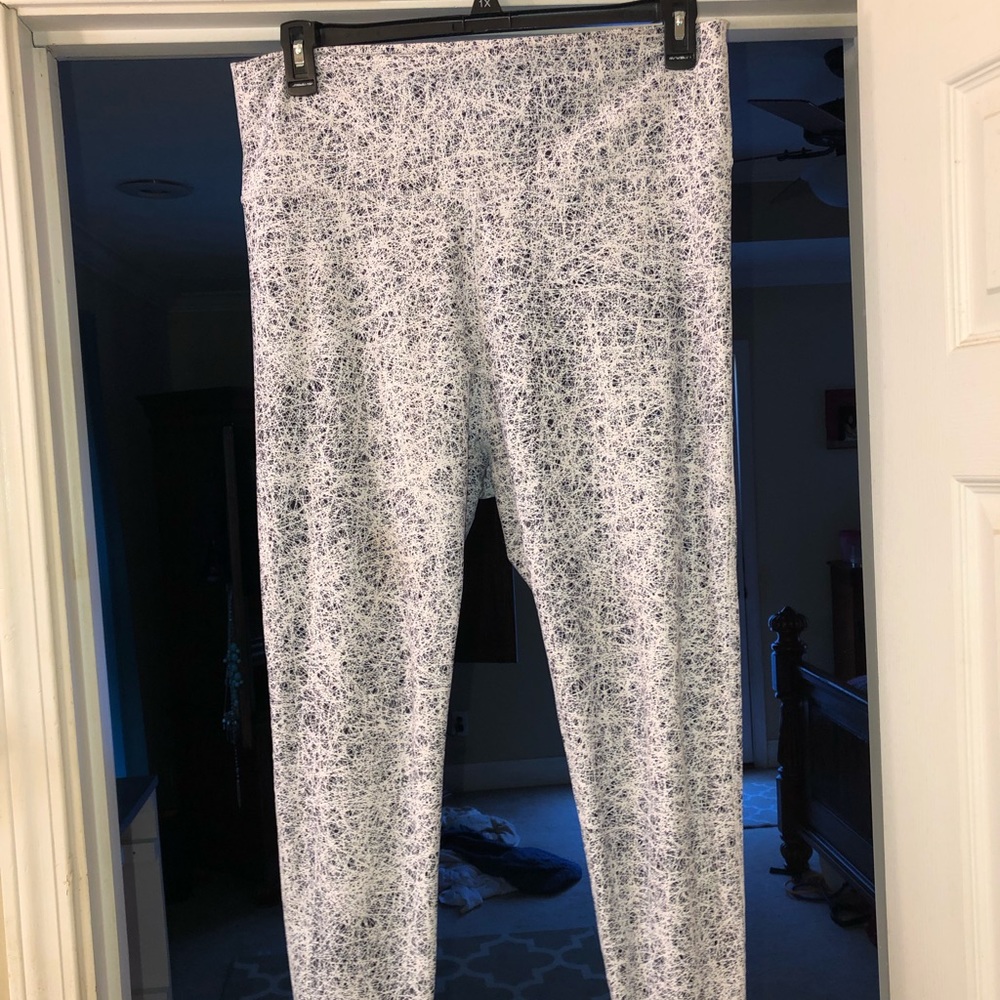 NWOT Fabletics Leggings